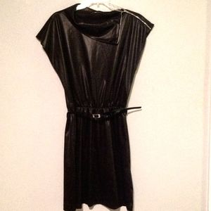 🎉H.P.🎉 BLACK LTHR LOOK DRESS